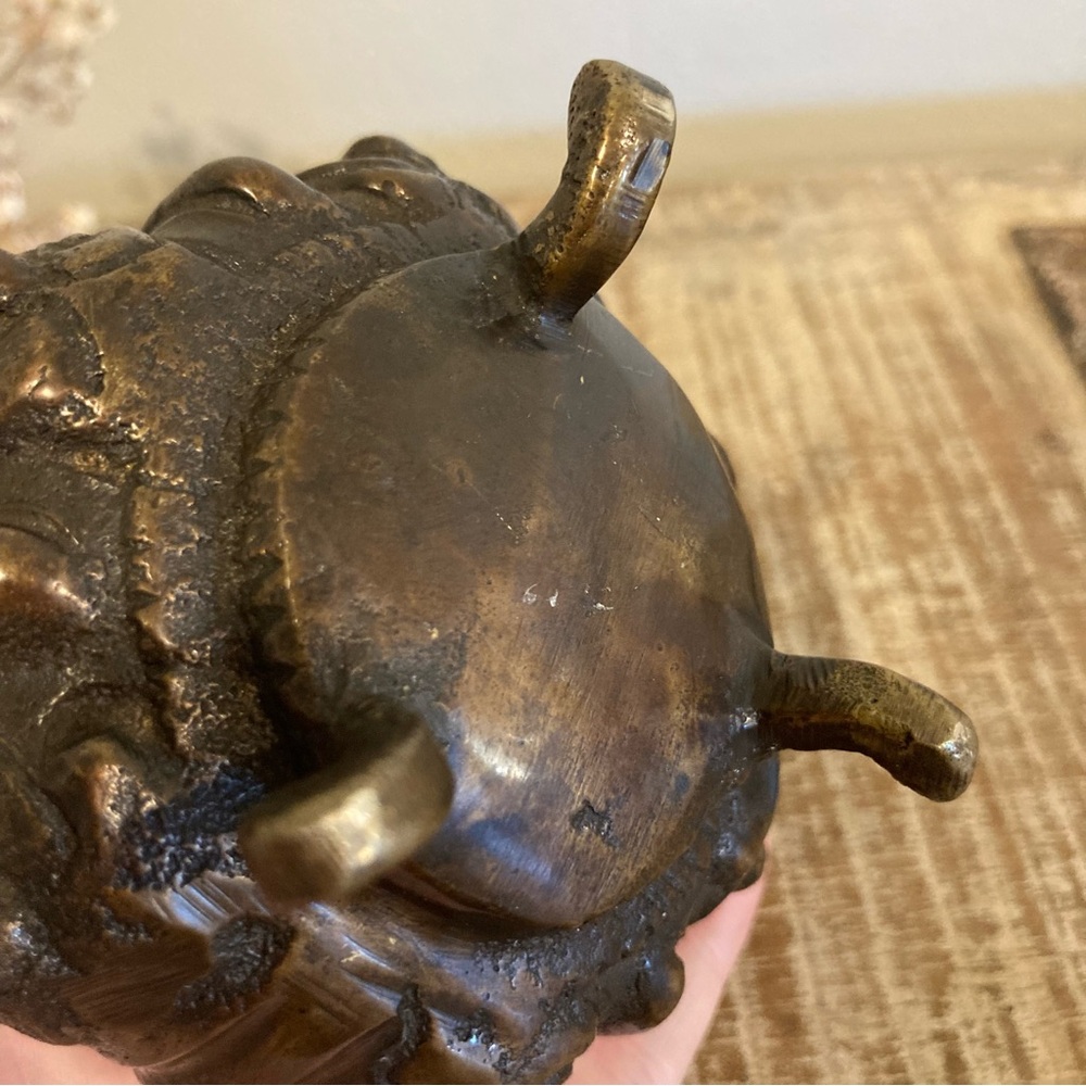 Vintage Ornate Footed Metal Inkwell with Rooster Lid - Picture 15 of 16